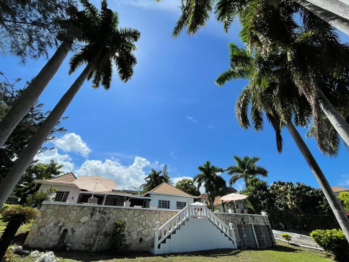 Peaceful Palms Montego Bay Hotell Exteriör bild