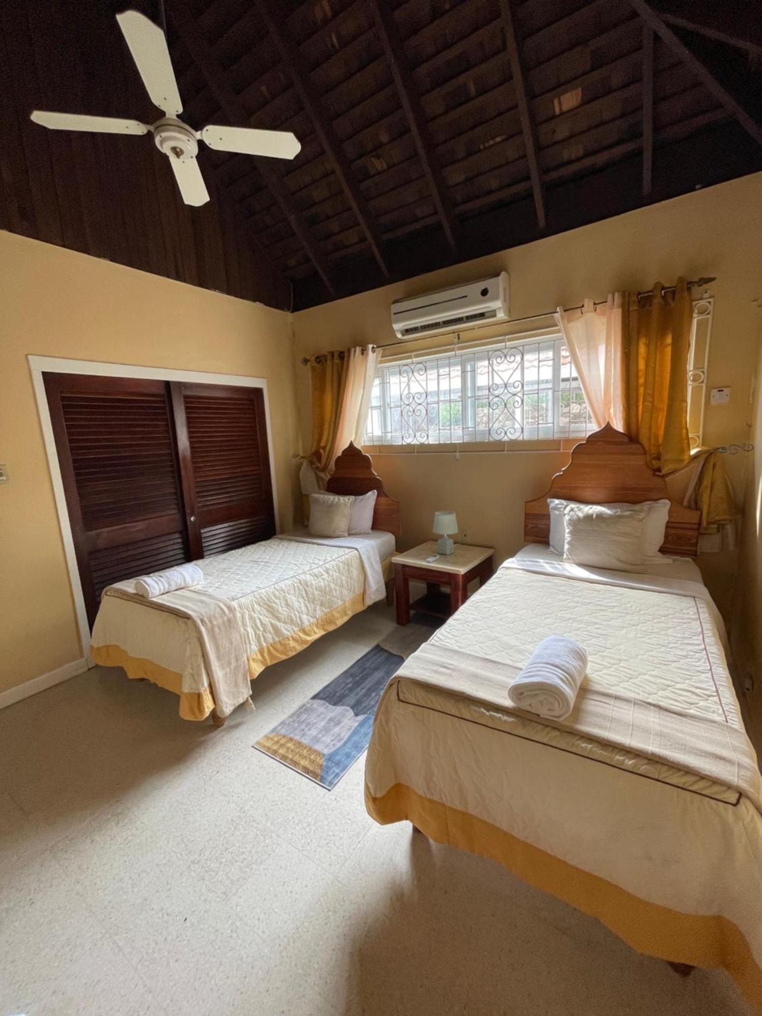Peaceful Palms Montego Bay Hotell Rum bild